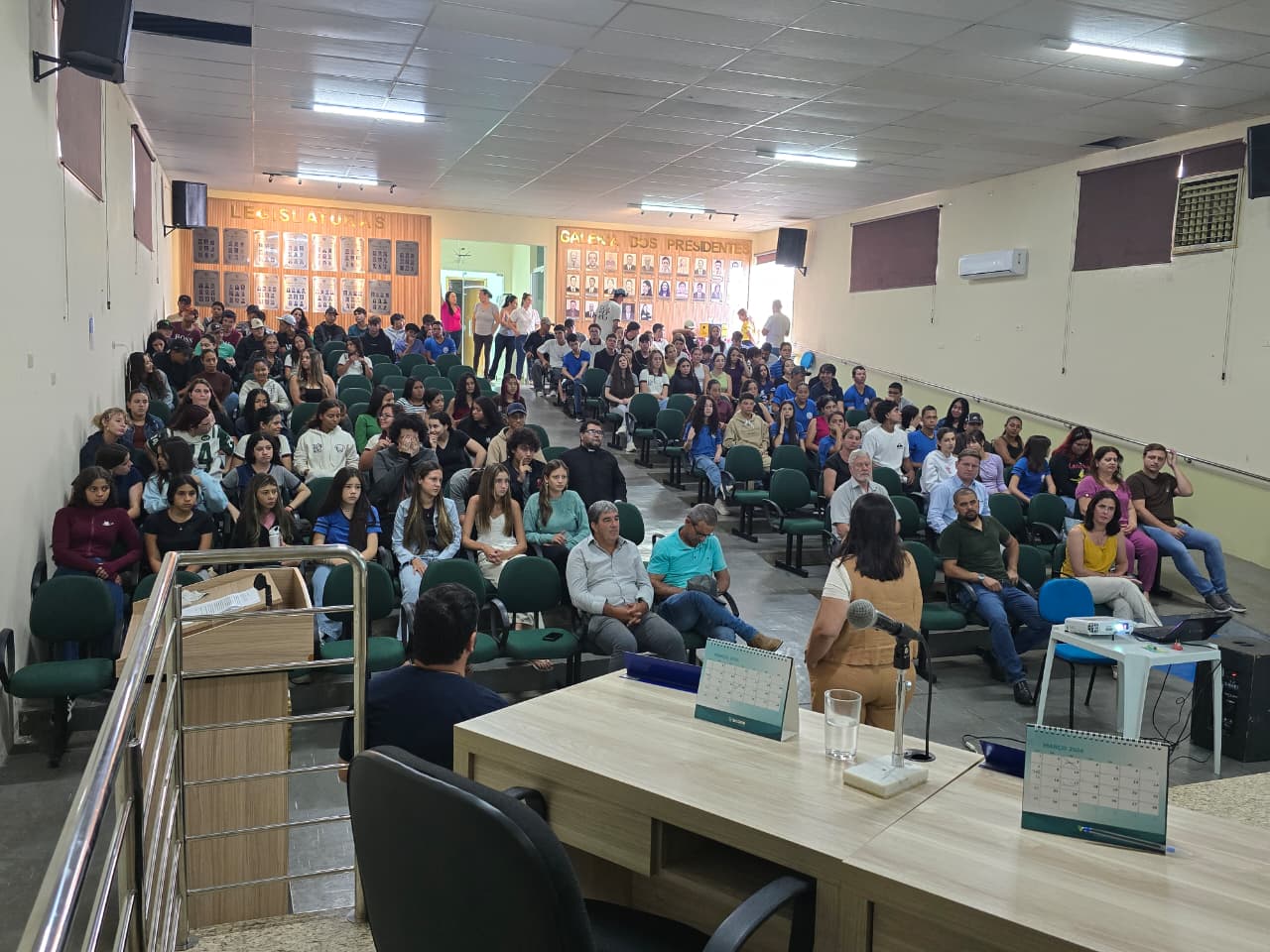 Apresentação Parlamento Jovem.jpeg